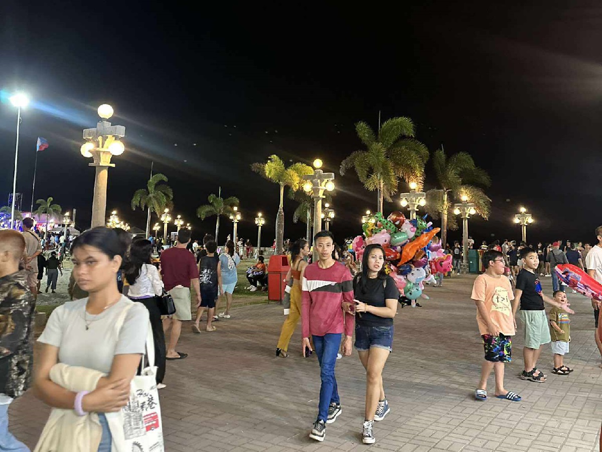 Sandurot Music Festivalでのリサール・ボレバードイベントの様子