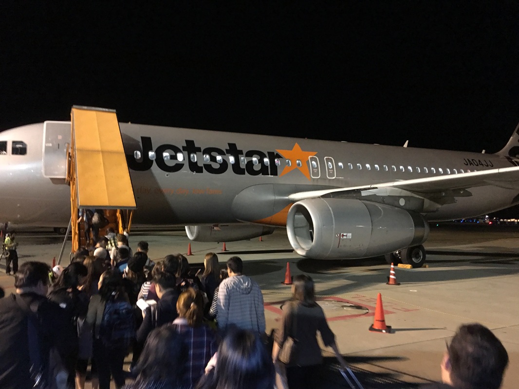 マニラ・セブからドゥマゲッティまでの航空機（Jetstar）