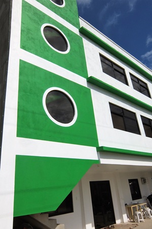 B&D ENGLISH SCHOOL校舎。格安で質の高いオールマンツーマンレッスンを提供する、治安の良いドゥマゲテ（ドゥマゲッティ）の語学学校。