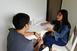 教室で行われるマンツーマンレッスン。フィリピン留学で効率的に英語力を伸ばせる学習環境