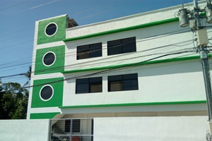 治安が良く静かな環境に位置するドゥマゲッティ（ドゥマゲテ）のB&D校舎外観。格安フィリピン留学を実現