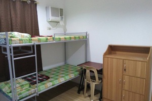 2段ベッドタイプの室内。ドゥマゲテ留学を格安費用で実現するB&Dの宿舎設備